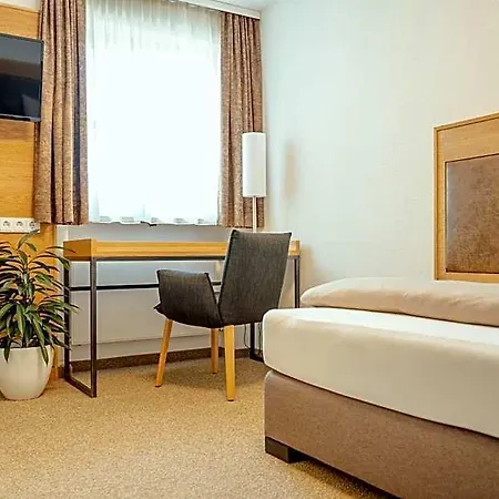 Kondrauer Hof 3*