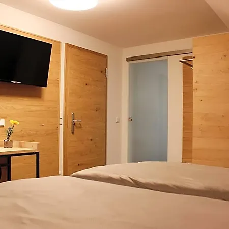 Kondrauer Hof فندق فالدزاسن